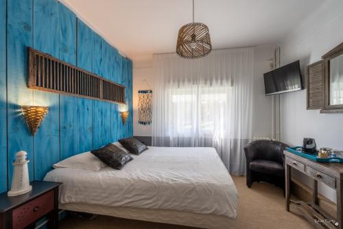 Consultez les conditions générales d’utilisation du site de Hôtel La Roseraie à Fouras : règles d’accès, utilisation du site et informations légales.