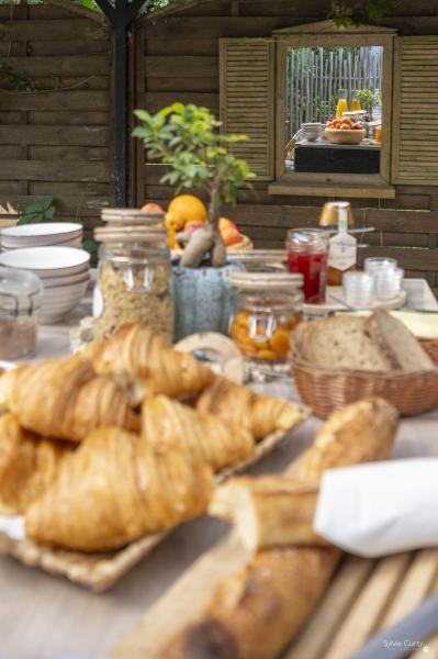 Consultez la politique de cookies du site de Hôtel La Roseraie à Fouras : informations sur l’utilisation des cookies et la gestion de vos données de navigation. Consultez la politique de cookies du site de Hôtel La Roseraie à Fouras : informations sur l’utilisation des cookies et la gestion de vos données de navigation.